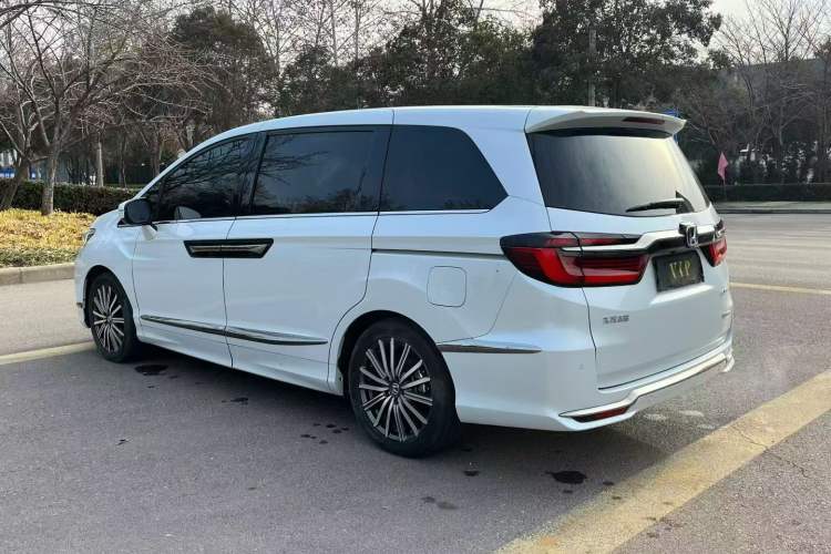 Used Honda Elysion 2024 2.0L eHEV Luxury Edition