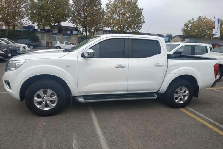 Used Nissan Navara 2017 2.5L Automatic 2WD Luxury Edition QR25
