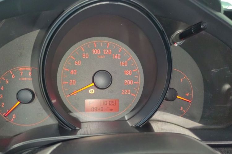 Used Honda Fit 2016 1.5L LX CVT Comfort Model Odometer Close Up