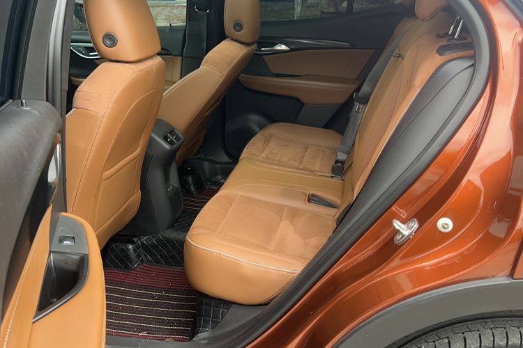 Used Buick Envision 2020 Encore S 652T Two-Wheel Drive Luxury Model
