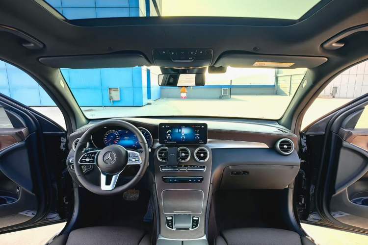 Used Mercedes-Benz GLC 2022 Refreshed GLC 300 L 4MATIC Dynamic Edition
