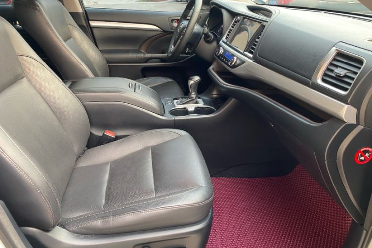 Used Toyota Highlander 2015 2.0T Four-Wheel Drive Luxury Edition 7-Seater Interior 5