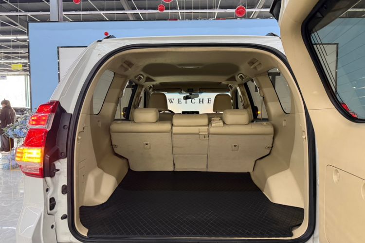 Used Toyota Prado 2016 2.7L Automatic Standard Edition Interior 7