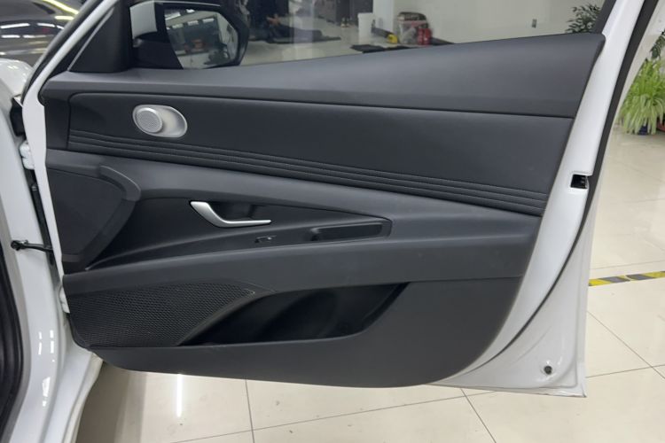 Used Hyundai Elantra 2023 1.5L CVT LUX Prestige Edition