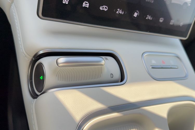 Used Nio ES6 2024 75 kWh Gear Lever