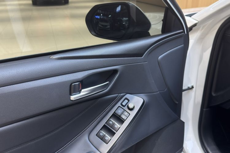 Used Toyota Avalon 2023 Dual-Engine 2.5L Luxury Edition Interior 6