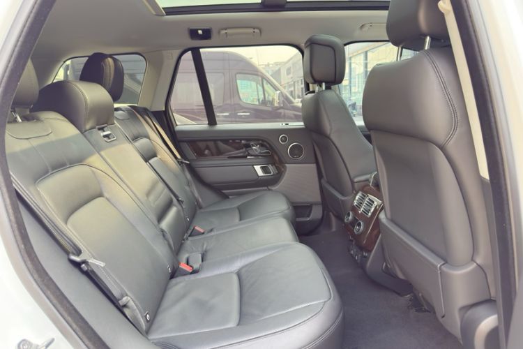 Used Land Rover Range 2021 3.0 L6 Centennial Edition Interior 7