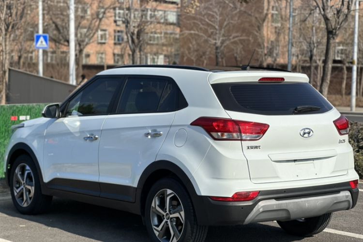 Used Hyundai ix25 2017 1.6L Automatic Smart Version
