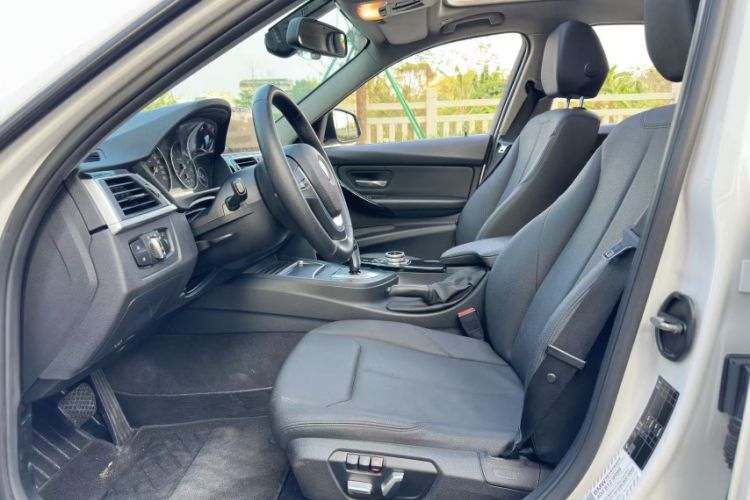 Used BMW 3 Series 2016 320i Fashion Model
