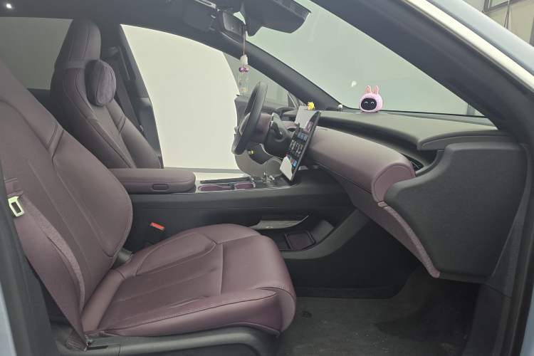 Used Nio ET5T 2023 75 kWh Touring Interior 4