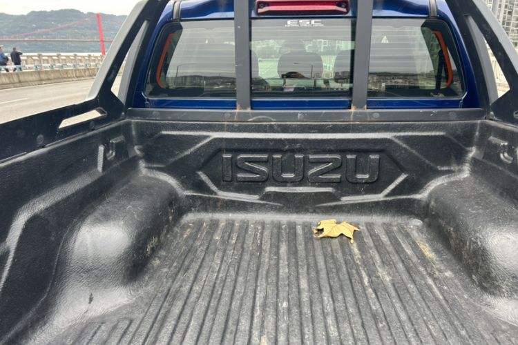 Used Isuzu D-MAX 2020 1.9T Automatic 4x4 Diesel Global HuanDong Luxury RZ4E
