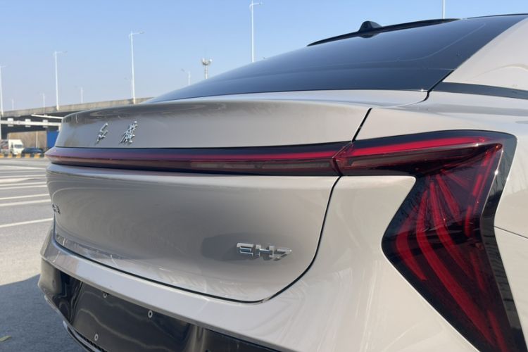 Used Hongqi EH7 2025 640 All-Wheel Drive Smart Selection Edition