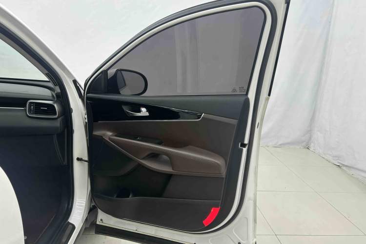 Used Kia Sorento 2015 Sorento L 2.4L Gasoline 4WD Elite Edition 7 Seats China IV Standard