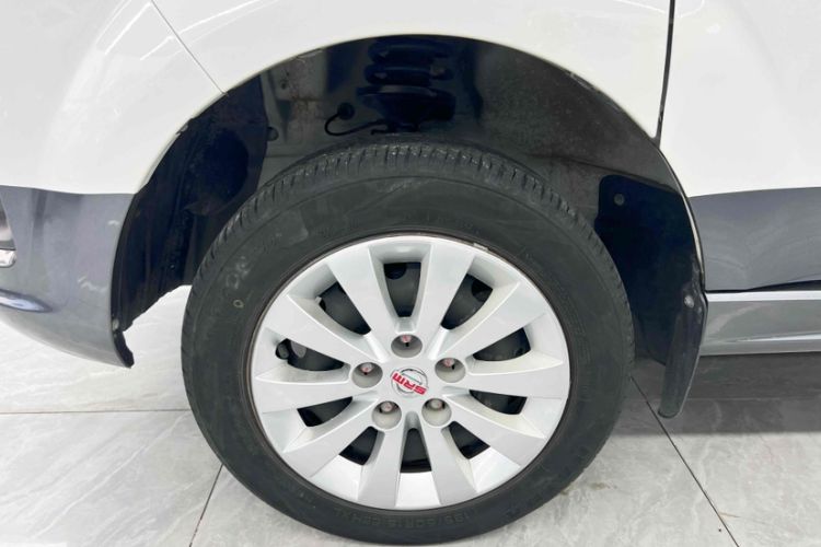 Used Jinbei Gold Hiace M Classic 2022 Panda Edition 1.5L Engineering Lion Passenger Van 6 Seats