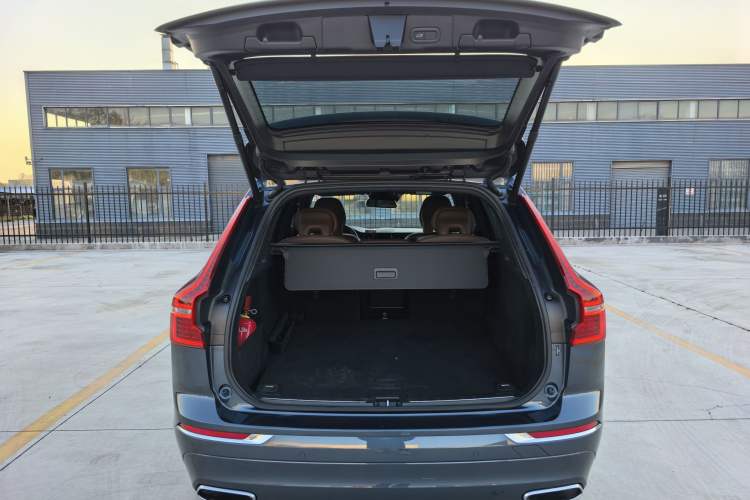 Used Volvo XC60 2021 T5 4x4 Smart Luxury Edition Exterior 7