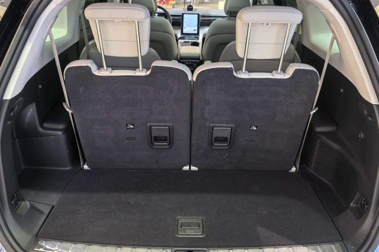 Used Nio ES8 2018 355 km Base Version 6-Seater Edition