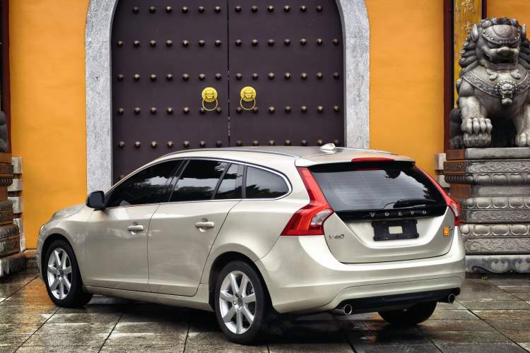 Used Volvo V60 2017 T4 Smart Edition China V Standard
