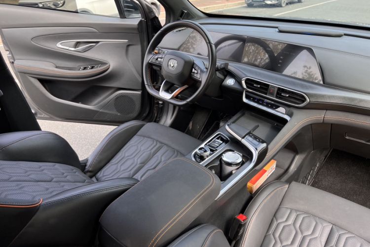 Used CHANGAN UNI-T 2022 1.5T Prestige Version Interior 3