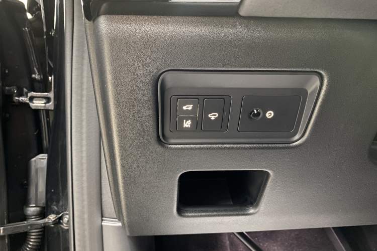 Used Land Rover Discovery 2017 3.0 SC V6 S