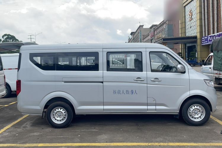 Used CHANGAN KUAYUE Xing V7 EV 2025 Model 316km Flagship Edition, 9 Seats, Sliding Doors, 50.38kWh Exterior 2