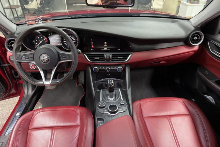 Used Alfa Romeo Giulia 2017 2.0T 200HP Luxury Edition