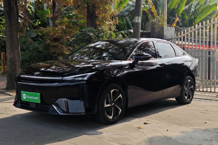 Used Geely Galaxy L6 2024 125km PLUS Dragon Edition