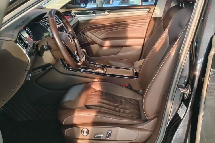 Used Volkswagen Phideon 2021 380TSI Luxury Edition Interior 3