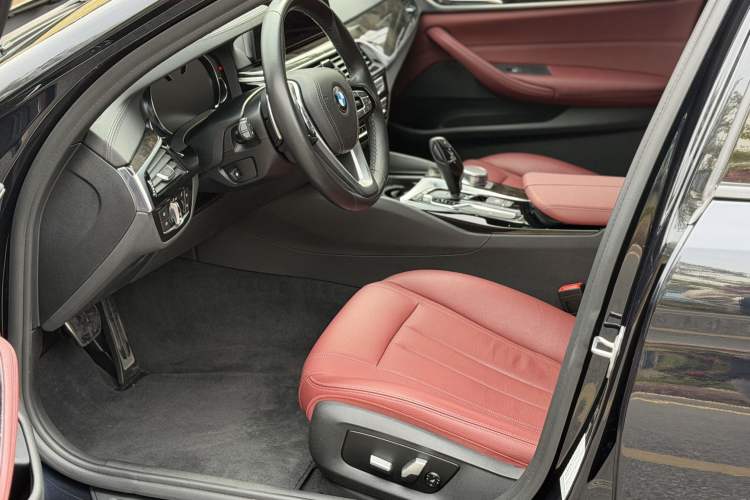 Used BMW 5 Series 2018 Restyled 530Li Leading Edition M Sport Package
