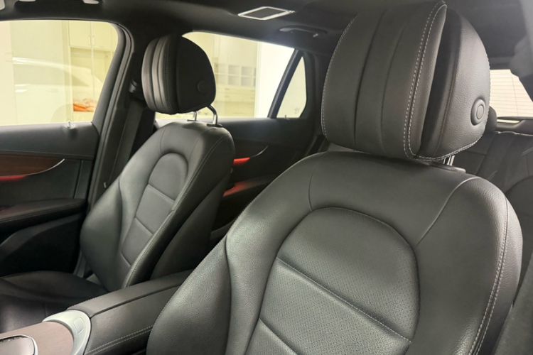 Used Mercedes-Benz GLC 2021 GLC 300 L 4MATIC Dynamic Model Interior 4