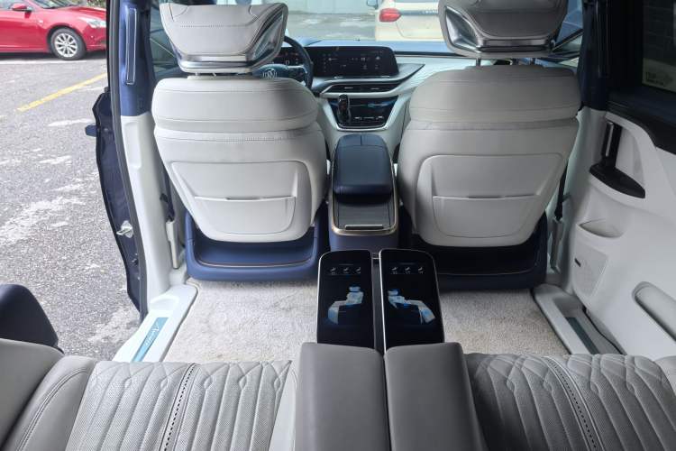 Used Buick GL8 2020 Avenir Avia Four-Seat Luxury Edition Interior 4