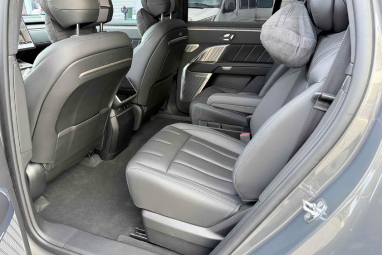 Used ONVO Luxeed L90 2025 Model—Max Six-Seater Version
