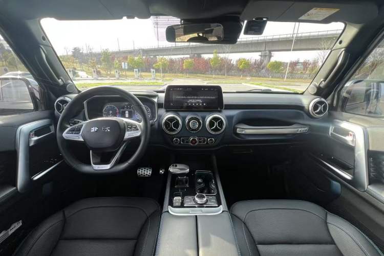 Used BAIC Off-Road BJ40 2020 2.0T Automatic Four-Wheel Drive Urban Hunter Edition Chivalrous Type Interior 4