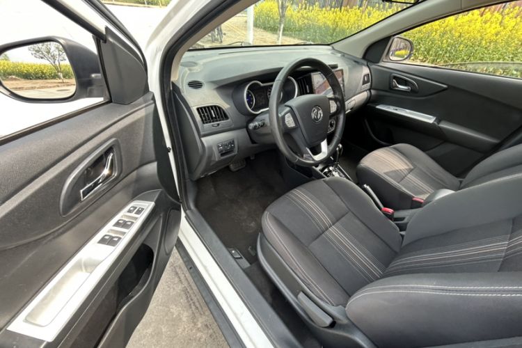 Used Dongfeng Aeolus AX3 2016 1.5L Automatic ZhiKu Model
