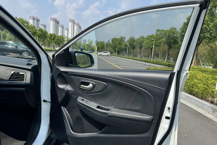 Used Luxgen U5 SUV 2017 1.6L CVT Prestige Edition
