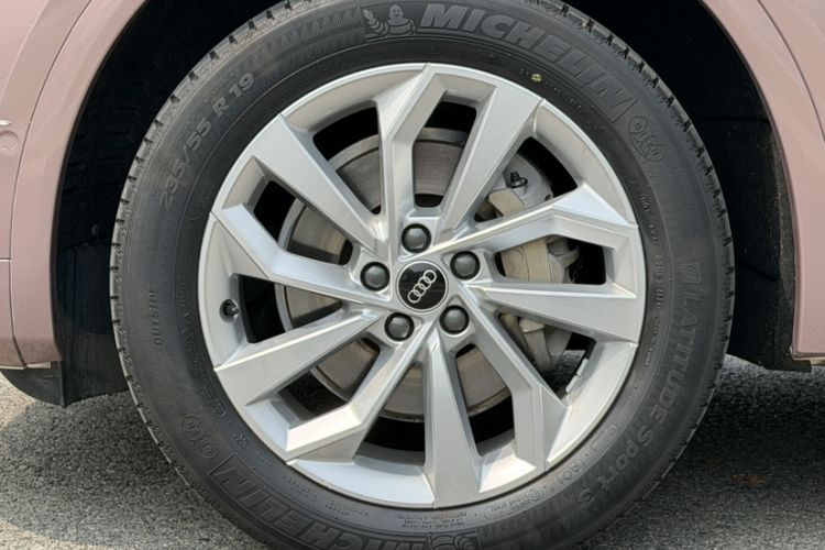 Used Audi Q5L 2022 40T Luxury Dynamic Model
