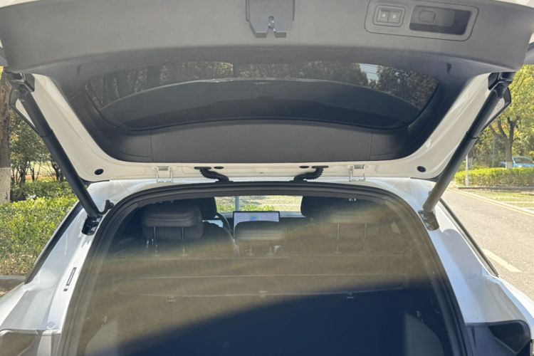 Used BYD Song L DM-i 2025 Intelligent Driving Version 160 km Beyond-Range Type Trunk