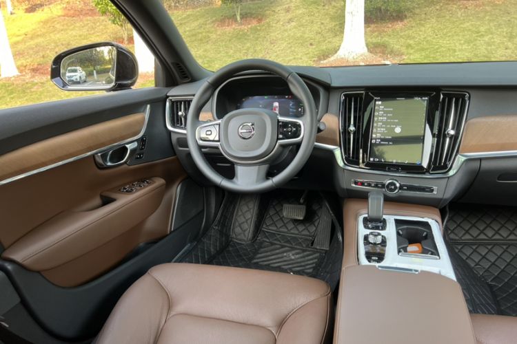 Used Volvo S90 New Energy 2025 Plug-in Hybrid Four-Wheel Drive Long-Range Zhiyi Luxury Edition