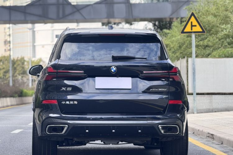 Used BMW X5 2023 xDrive 30Li Luxury M Sport Night Edition Package
