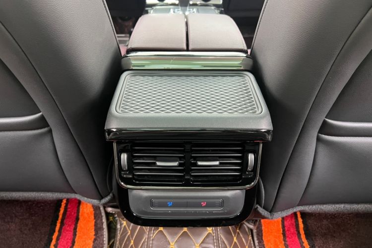 Used Land Rover Range Evoque 2021 Range Rover Velar L 249PS R-Dynamic First Edition Interior 1