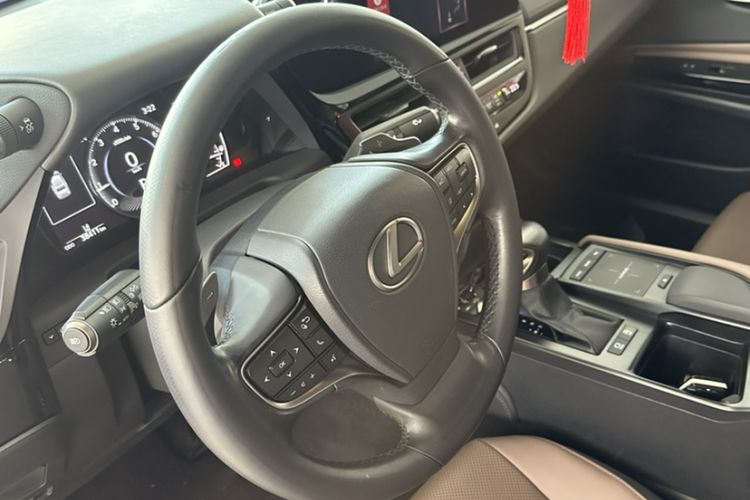 Used Lexus ES 2021 200 Excellence Edition
