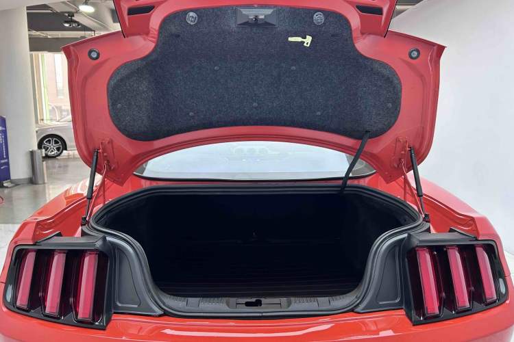 Used Ford Mustang 2015 2.3T Automatic U.S.-Spec Version
