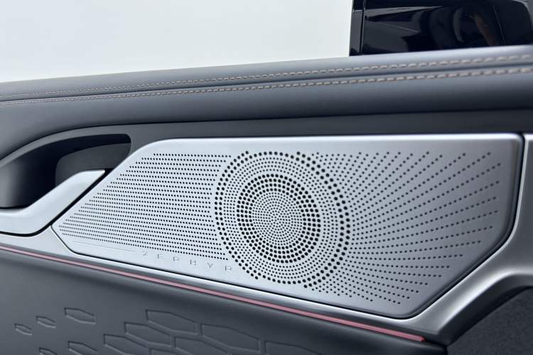 Used Lincoln Z 2022 iXiang Luxury Edition Interior 8