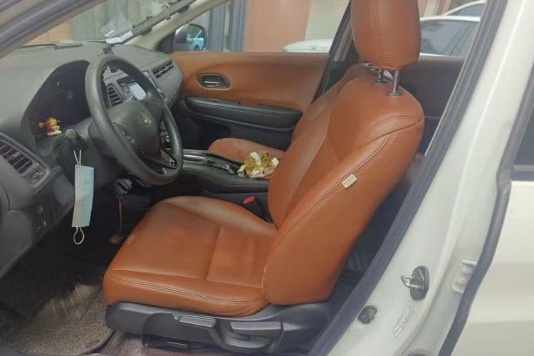 Used Honda Vezel 2015 1.5L CVT two-wheel drive Comfort trim Interior 2