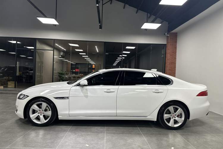 Used Jaguar XFL 2020 XFL 2.0T P200 Two-Wheel-Drive Elite Edition Exterior 4