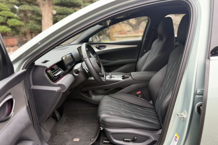 Used BYD Seal 06 New Energy 2025 DM-i Intelligent Drive 120KM Flagship Model Interior 2