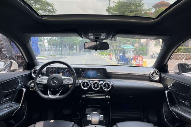 Used Mercedes-Benz A-Class 2022 Restyled A 200 L Sport Sedan Fashion Version Steering Wheel