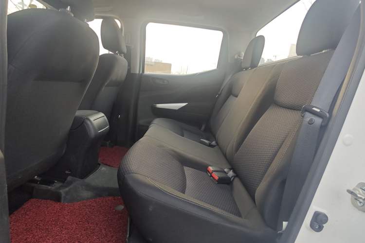 Used Nissan Navara 2017 2.5L Manual Two-Wheel Drive Standard Edition QR25
