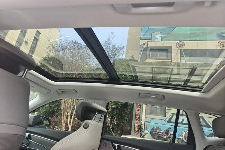 Used Buick E5 2023 Premium Long-Range Version
