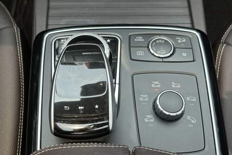 Used Mercedes-Benz GLS 2017 GLS 400 4MATIC Fashion Edition Interior 5