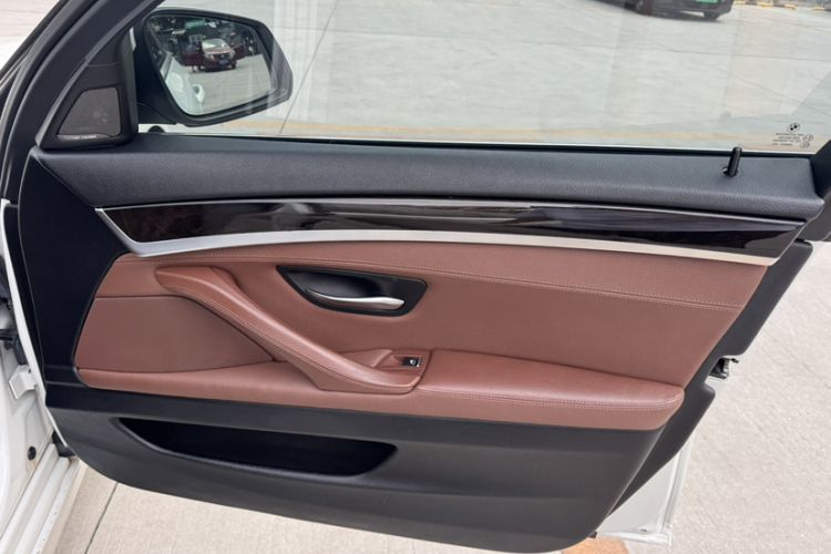 Used BMW 5 Series 2014 528Li Leading Model Interior 8